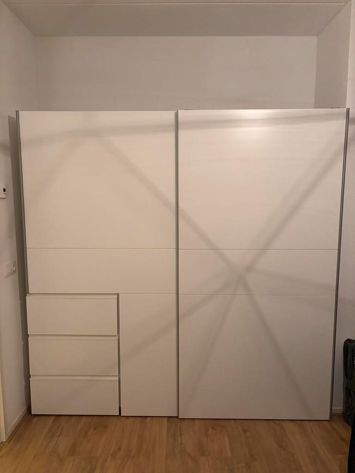 Witte kledingkast, Huis en Inrichting, Kasten | Kledingkasten, Gebruikt, 200 cm of meer, 200 cm of meer, 50 tot 75 cm, Met lade(s)