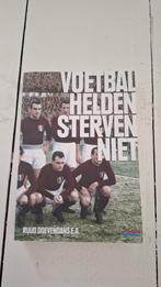 Voetbalhelden sterven niet - Ruud Doevendans, Ophalen of Verzenden, Gelezen, Ruud Doevendans E.A., Balsport
