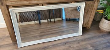 Antieke spiegel beschikbaar voor biedingen