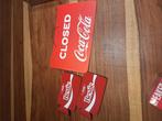 Coca Cola  open bordje  en 2 blikjes koelers, Ophalen of Verzenden, Reclamebord
