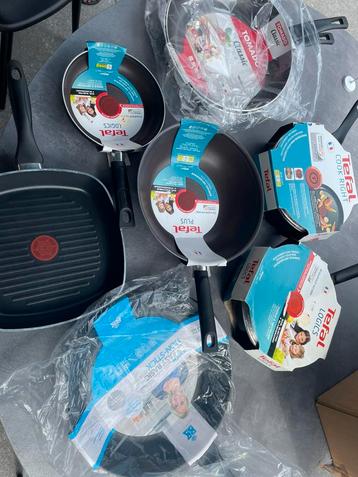 Partij NIEUWE pannen van verschillende merken, zoals Tefal beschikbaar voor biedingen