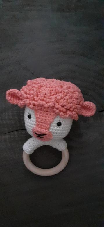 Bijtring schaap perzikkleur. beschikbaar voor biedingen