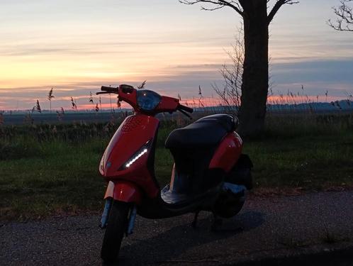 Piaggio Zip 2000 bouwjaar 2015 (zie text), Fietsen en Brommers, Scooters | Piaggio, Gebruikt, Zip, Ophalen