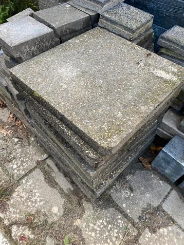 Gratis Betontegels 50x50cm (16 stuks) beschikbaar voor biedingen
