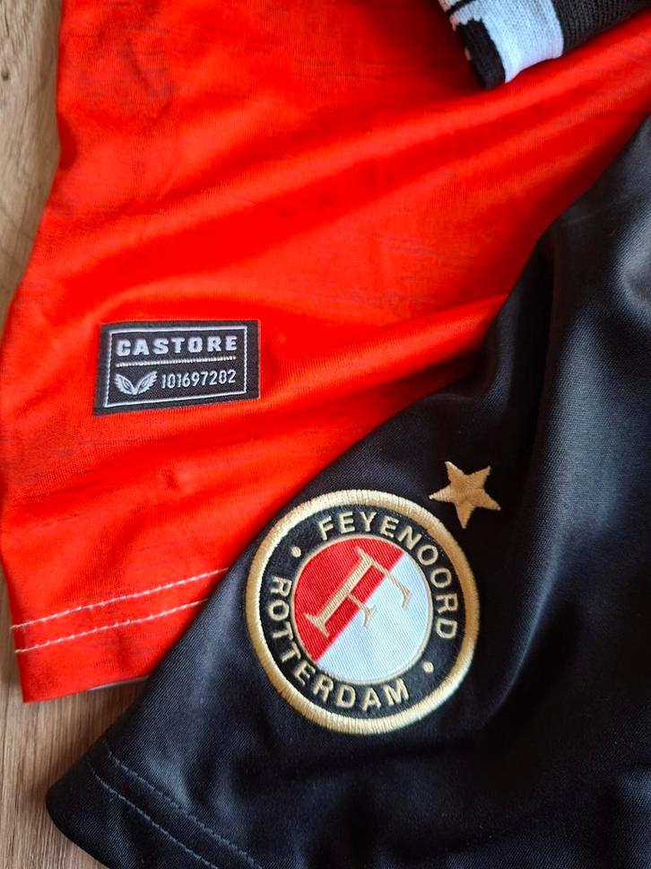 Feyenoord Tenue Compleet - Nieuw!, Kleding | Heren, Sportkleding, Nieuw, Voetbal, Overige maten, Rood, Ophalen of Verzenden