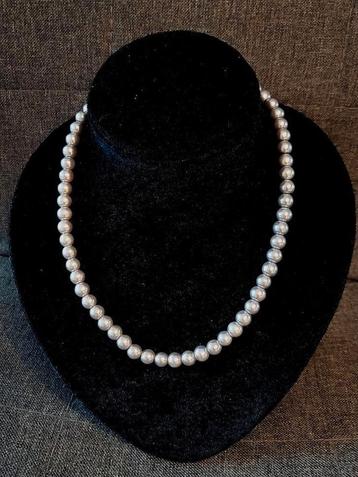 Vintage collier parel glazen grijs  beschikbaar voor biedingen