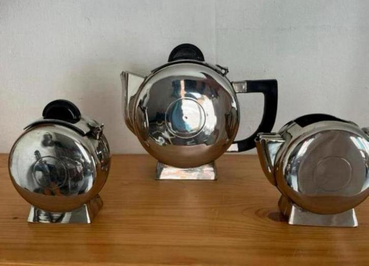 Christofle Art Deco design verzilverd thee kan set 1920/30s, Antiek en Kunst, Antiek | Goud en Zilver, Zilver, Ophalen of Verzenden