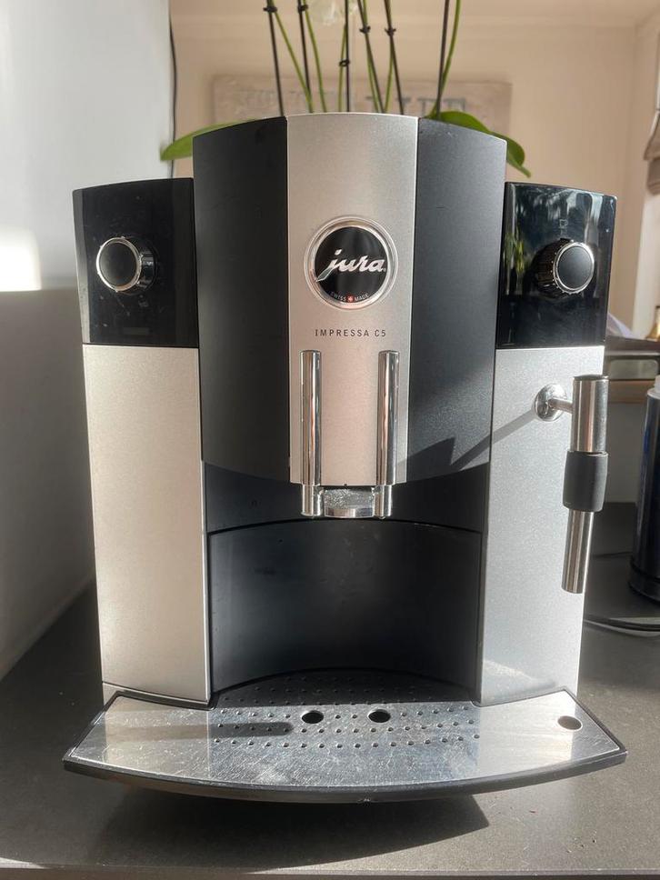 Jura Impressa C5 Espresso Machine, Witgoed en Apparatuur, Koffiezetapparaten, Gebruikt, Koffiebonen, Espresso apparaat, 2 tot 4 kopjes