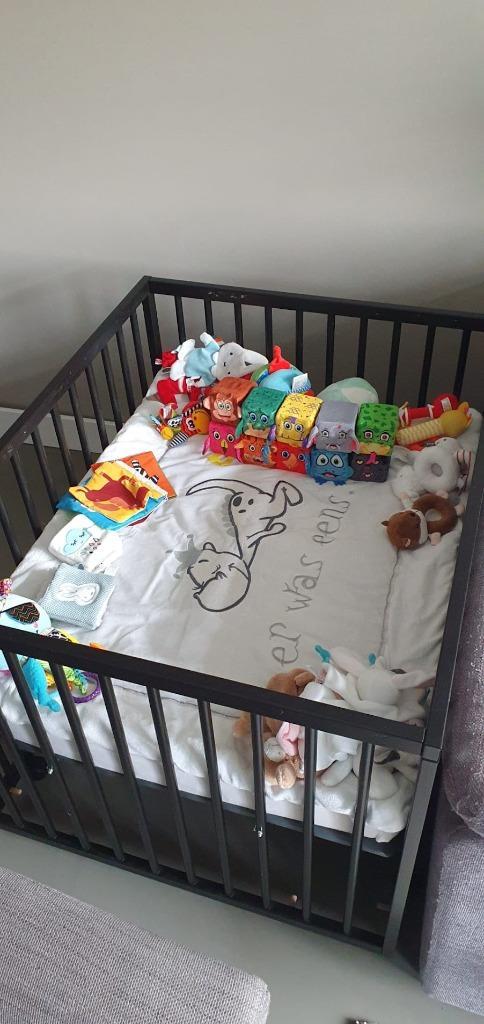 Box met Wieltjes Standaard Zwart incl. Matras, Kinderen en Baby's, Boxen, Gebruikt, Rechthoekig, In hoogte verstelbaar, Wieltjes