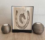 Paard en hoefijzer gevouwen in een boek, Ophalen of Verzenden