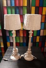 Witte houten/ rieten schemerlamp 2x, Huis en Inrichting, Lampen | Tafellampen, Ophalen, Gebruikt
