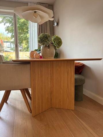 Eettafel met ribbelpoot 100x200 beschikbaar voor biedingen