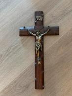 Houten Kruis, Ophalen