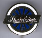 STUDEBAKER wit/blauw email op zilverkl auto speldje( D_052 ), Verzamelen, Verzenden, Nieuw, Transport, Speldje of Pin