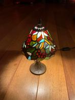 Tiffany stijl tafellamp, Huis en Inrichting, Lampen | Tafellampen, Ophalen of Verzenden, Zo goed als nieuw, Minder dan 50 cm