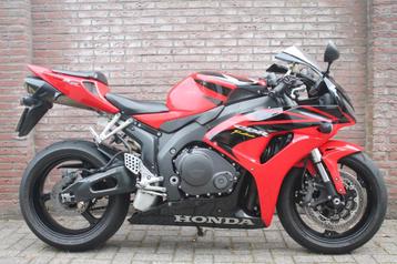 Honda CBR 1000rr / 1000 rr Fireblade (2006) nette staat! beschikbaar voor biedingen