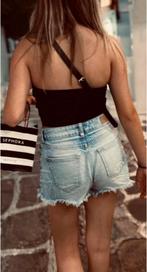 Spijker shortje, kort spijkerbroekje met rafels, Kleding | Dames, Spijkerbroeken en Jeans, Ophalen of Verzenden, Zo goed als nieuw