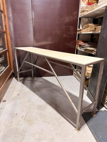 Metalen hobbytafel met hardsteenblad 39 x170  en 78 cm hoog beschikbaar voor biedingen