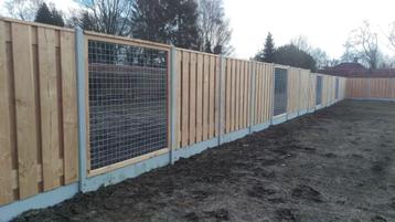 21-planks Douglas schutting - grijs glad beton beschikbaar voor biedingen