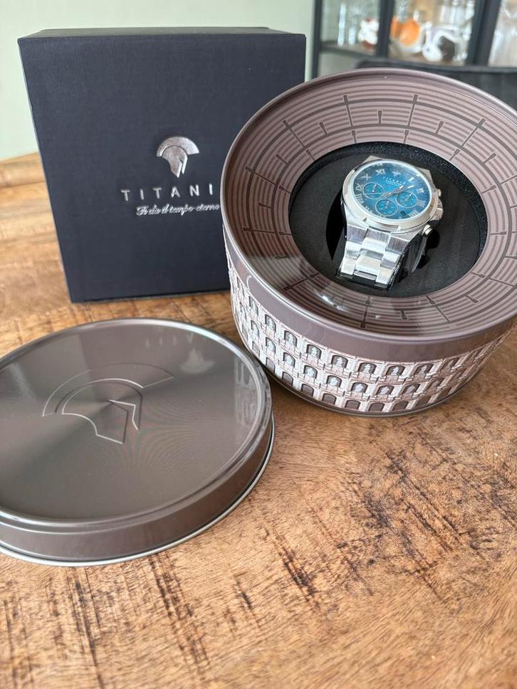 Titanio Augustus Horloge - Zo goed als nieuw!, Sieraden, Tassen en Uiterlijk, Horloges | Heren, Zo goed als nieuw, Polshorloge