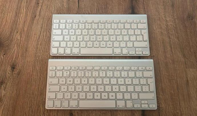 2x Apple Wireless Keyboard (A1314), Computers en Software, Toetsenborden, Zo goed als nieuw, Qwerty, Draadloos, Ophalen of Verzenden