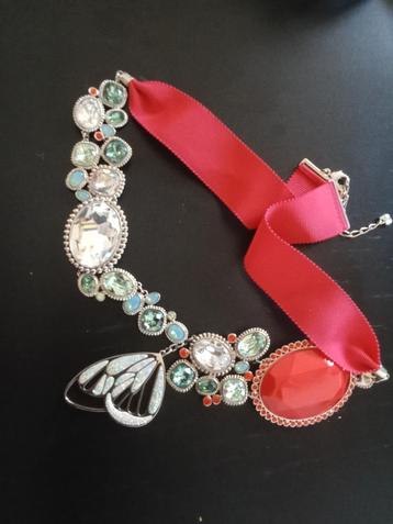 Swarovski kristal ketting beschikbaar voor biedingen