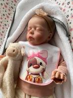 Reborn baby meisje slapend., Verzenden, Zo goed als nieuw, Babypop, Levensecht of Reborn