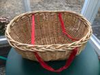 Kleine rieten mandje 50 X 37 X 20. cm., Huis en Inrichting, Woonaccessoires | Schalen en Manden, Mand, Ophalen of Verzenden, Zo goed als nieuw
