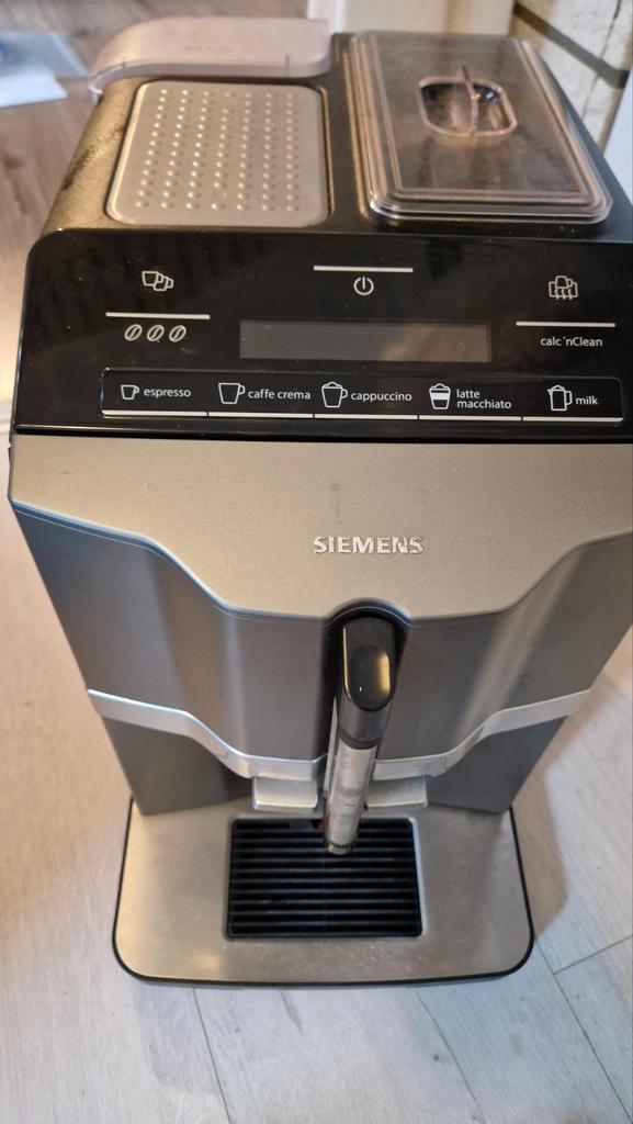Siemens EQ.3 S100 Bonen Koffiemachine, Witgoed en Apparatuur, Koffiezetapparaten, Gebruikt, Koffiebonen, Koffiemachine, 2 tot 4 kopjes