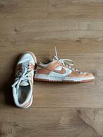 Nike Dunk salmon sneakers maat 39, Kleding | Dames, Schoenen, Ophalen of Verzenden, Roze, Sneakers of Gympen, Zo goed als nieuw