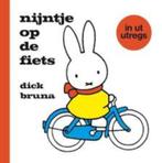 Dick Bruna: Nijntje op de fiets, in ut Utregs. Hardcover., Boeken, Kinderboeken | Kleuters, Nieuw, Jongen of Meisje, Ophalen of Verzenden