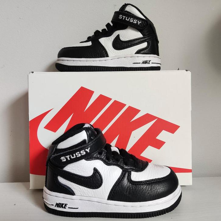 Nike Air Force 1 Mid Stussy Light Bone maat 23.5, Kinderen en Baby's, Kinderkleding | Schoenen en Sokken, Zo goed als nieuw, Schoenen