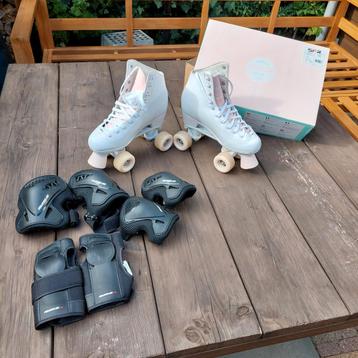 Rolschaatsen met beschermers beschikbaar voor biedingen