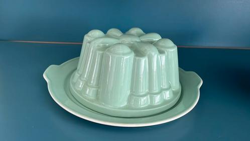 Puddingvorm pastel groen Maastricht, Antiek en Kunst, Antiek | Servies los, Ophalen of Verzenden