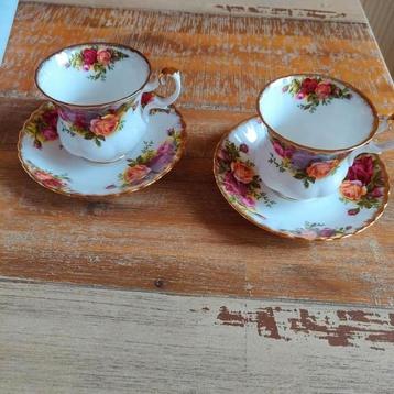 2 Royal Albert country roses kop en schotels  beschikbaar voor biedingen