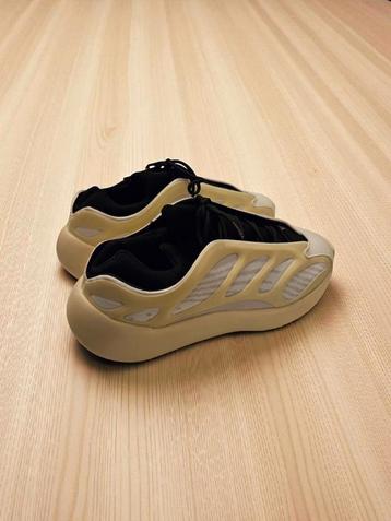Nieuwe schoenen Maat 43/44 leuk beschikbaar voor biedingen