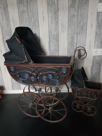 Antieke Kinderwagens - Set van Twee beschikbaar voor biedingen