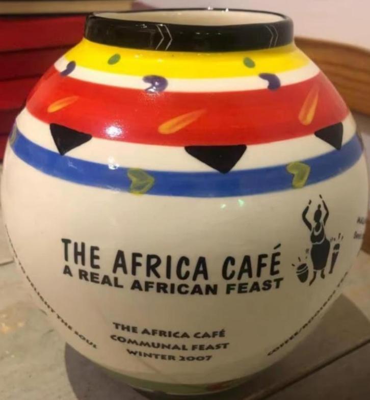 The Africa Café vaas - handgemaakt - Zuid Afrika, Huis en Inrichting, Woonaccessoires | Vazen, Zo goed als nieuw, Overige kleuren