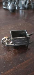 Miniatuur kruiwagen, Ophalen
