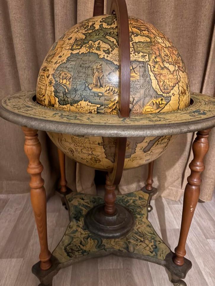 Antieke bar globe drank wereldbol barglobe globebar minibar, Antiek en Kunst, Curiosa en Brocante, Ophalen of Verzenden