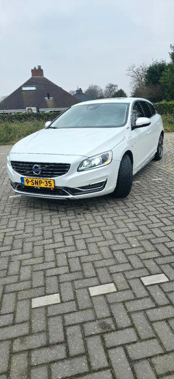 Volvo V60 D6 315pk Plug-in keyless acc  beschikbaar voor biedingen