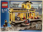 Lego set: 7997 - City: Train Station, Kinderen en Baby's, Speelgoed | Duplo en Lego, Ophalen of Verzenden, Zo goed als nieuw, Complete set