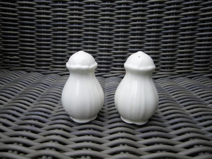 Wedgwood QUEENS PLAIN  Peper en zoutstel, Huis en Inrichting, Keuken | Servies, Zo goed als nieuw, Overige typen, Wedgwood, Aardewerk