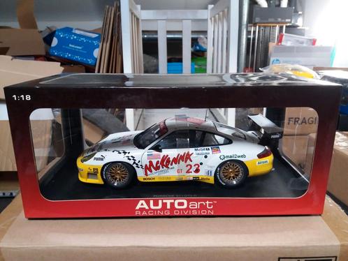 Autoart 1/18 Porsche 911 GT3 R WINNER GT KLASSE  24H SEBRING, Hobby en Vrije tijd, Modelauto's | 1:18, Zo goed als nieuw, Auto