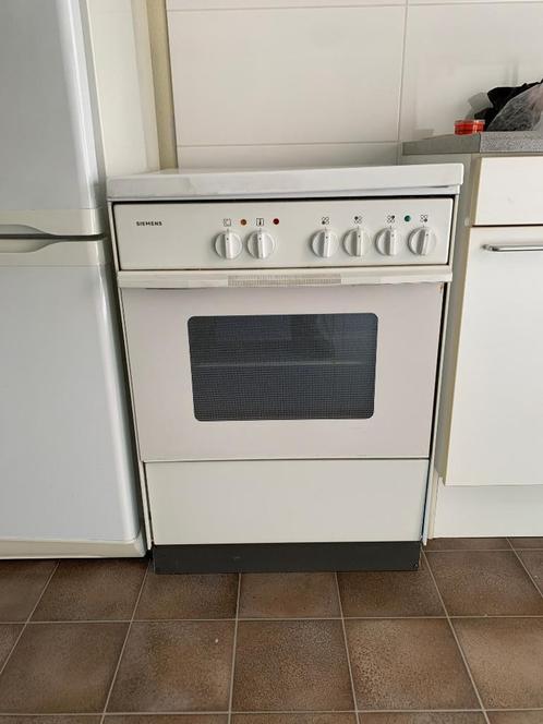 Siemens elektrisch fornuis HS3302, Witgoed en Apparatuur, Fornuizen, Gebruikt, Vrijstaand, Elektrisch, 4 kookzones, 85 tot 90 cm