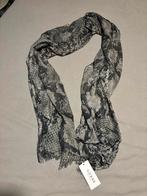 Nieuwe Guess sjaal met slangenprint, Kleding | Dames, Hoeden en Petten, Ophalen of Verzenden, Nieuw