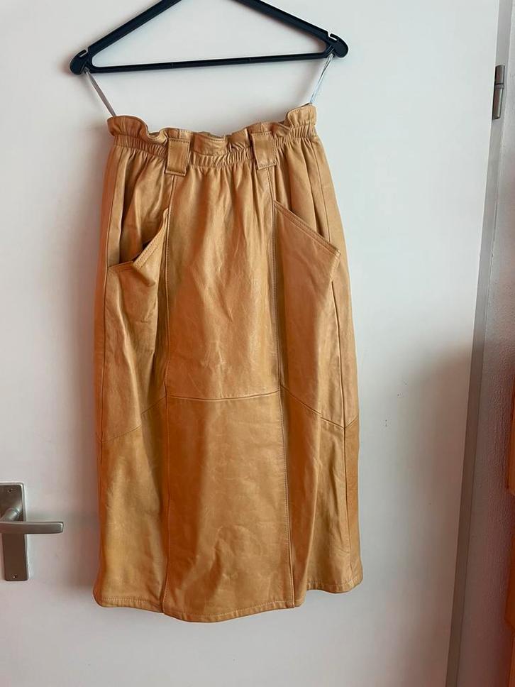 Vintage nappaleren rok cognac ZGAN maat M, Kleding | Dames, Rokken, Zo goed als nieuw, Maat 38/40 (M), Bruin, Onder de knie, Ophalen of Verzenden
