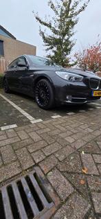 BMW 5-Serie GT 3.0 535I AUT 2010 Grijs, Auto's, BMW, Automaat, Achterwielaandrijving, 110 €/maand, 1915 kg