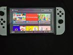 SWITCH O LED NOG GEEN JAAR OUD, Spelcomputers en Games, Spelcomputers | Nintendo Switch, Ophalen, Nieuw, Met 3 controllers of meer
