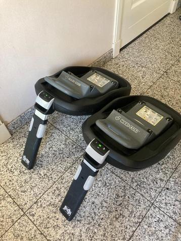 2 stuks Maxi Cosy FamilyFix / IsoFix voor Pebble en Pearl beschikbaar voor biedingen